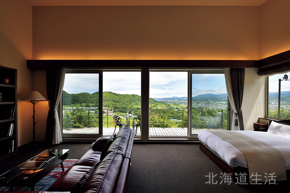 NIKIHills_vipvineyardroom2 (JPG 297KB)