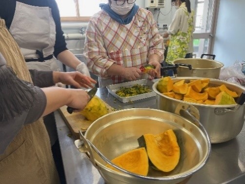 調理中の写真［かぼちゃ団子］
