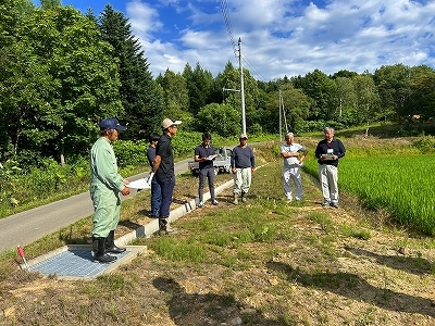 外山所長挨拶の後、鹿野係長より説明