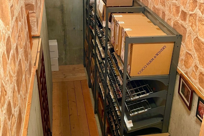 中根酒店_セラー4.JPG