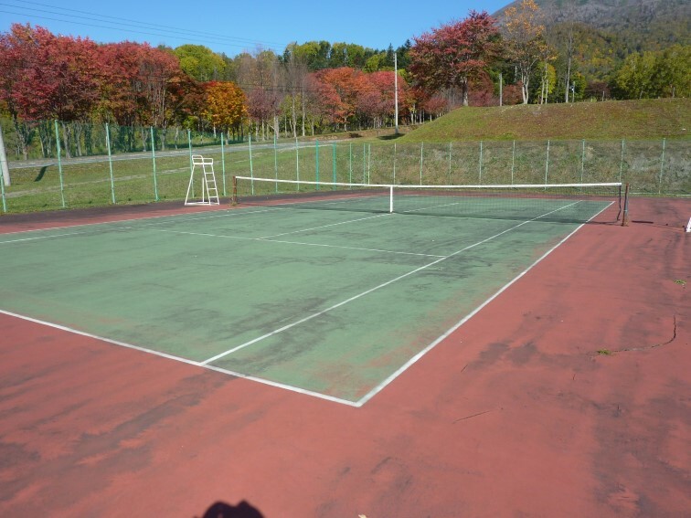 自然公園_テニスコート.JPG
