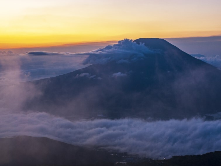 羊蹄山_雲海 (JPG 41.5KB)