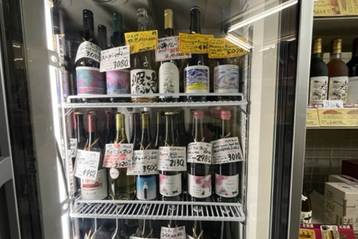 酒商たかの_売り場1.JPG