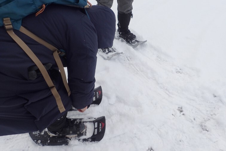 氷結の半月湖へスノーシューでお出かけ。羊蹄山の冬の自然を感じ